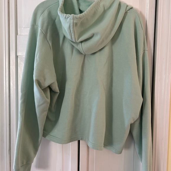 Puma cropped hoodie. Light green - Picture 2 of 3